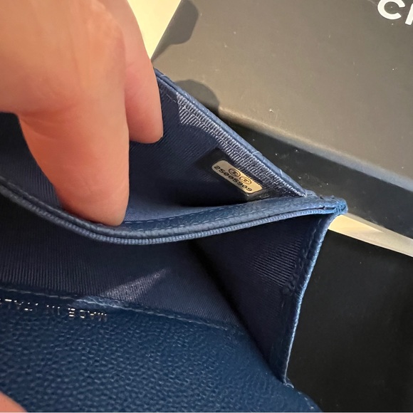 [Sold] Authentic Chanel Carver Wallet in Sapphire Blue (limited edition) - Picture 5 of 17
